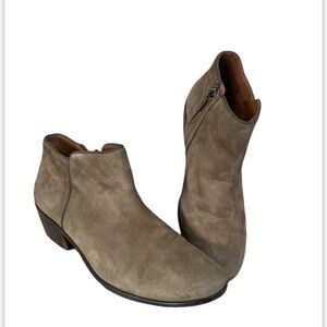 Sam Edelman women’s suede leather ankle booties size 7 Taupe color